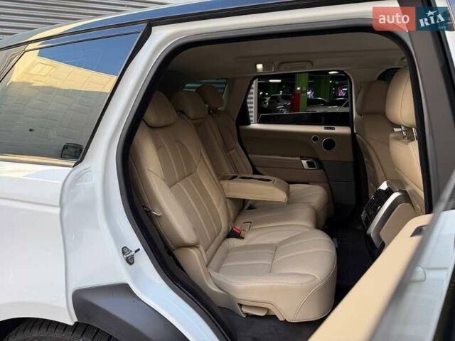 Білий Ленд Ровер Range Rover Sport, об'ємом двигуна 2.99 л та пробігом 171 тис. км за 24990 $, фото 10 на Automoto.ua