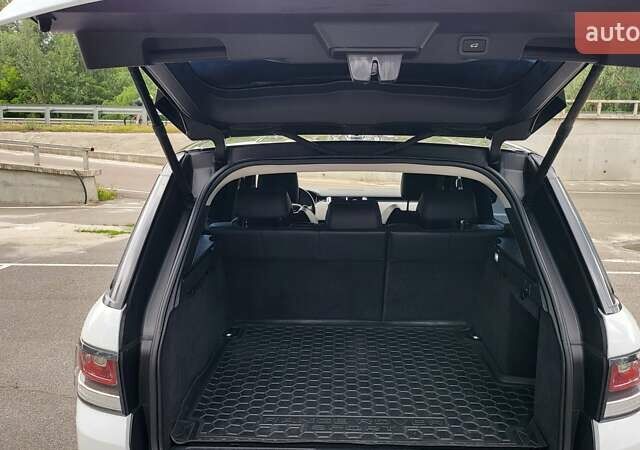 Білий Ленд Ровер Range Rover Sport, об'ємом двигуна 2.99 л та пробігом 215 тис. км за 27000 $, фото 22 на Automoto.ua