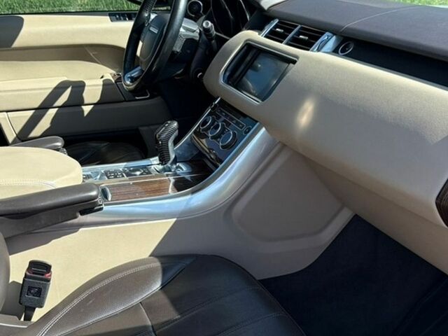 Білий Ленд Ровер Range Rover Sport, об'ємом двигуна 3 л та пробігом 215 тис. км за 22800 $, фото 54 на Automoto.ua