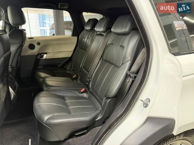 Білий Ленд Ровер Range Rover Sport, об'ємом двигуна 2.99 л та пробігом 99 тис. км за 28500 $, фото 23 на Automoto.ua