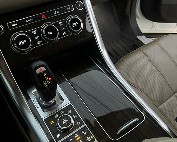 Білий Ленд Ровер Range Rover Sport, об'ємом двигуна 3 л та пробігом 173 тис. км за 24999 $, фото 27 на Automoto.ua