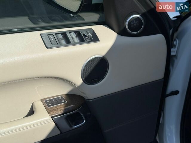 Білий Ленд Ровер Range Rover Sport, об'ємом двигуна 3 л та пробігом 171 тис. км за 22500 $, фото 19 на Automoto.ua