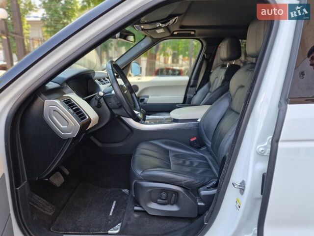 Білий Ленд Ровер Range Rover Sport, об'ємом двигуна 2.99 л та пробігом 99 тис. км за 28490 $, фото 41 на Automoto.ua