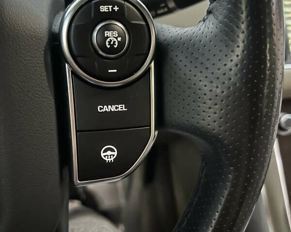 Білий Ленд Ровер Range Rover Sport, об'ємом двигуна 3 л та пробігом 173 тис. км за 24999 $, фото 29 на Automoto.ua