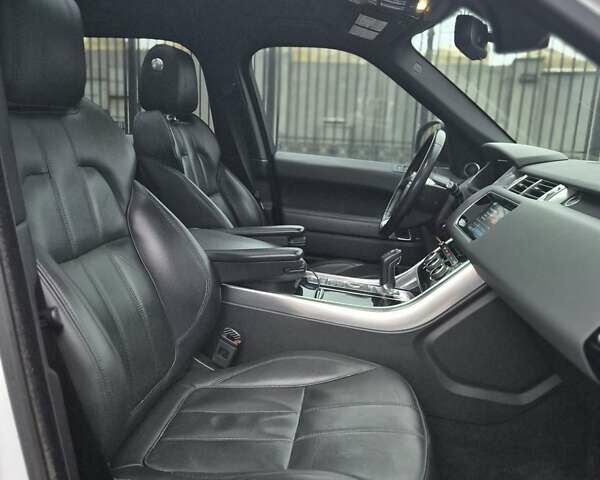 Білий Ленд Ровер Range Rover Sport, об'ємом двигуна 3 л та пробігом 170 тис. км за 27900 $, фото 25 на Automoto.ua