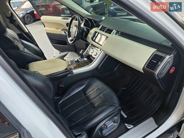Білий Ленд Ровер Range Rover Sport, об'ємом двигуна 3 л та пробігом 194 тис. км за 23777 $, фото 44 на Automoto.ua
