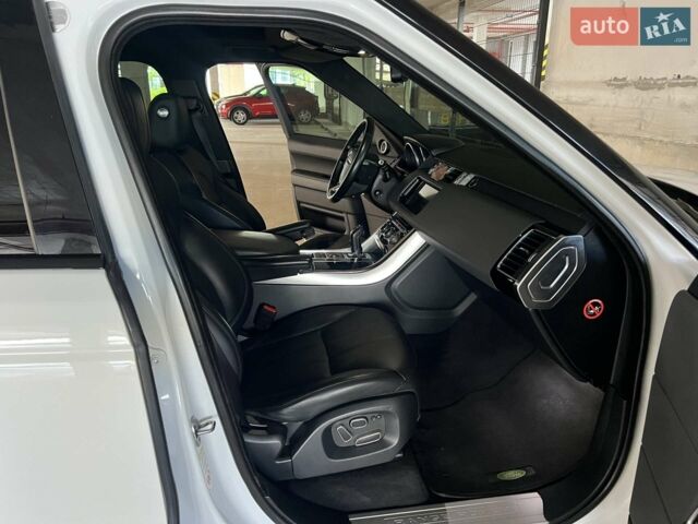 Білий Ленд Ровер Range Rover Sport, об'ємом двигуна 3 л та пробігом 126 тис. км за 29500 $, фото 40 на Automoto.ua