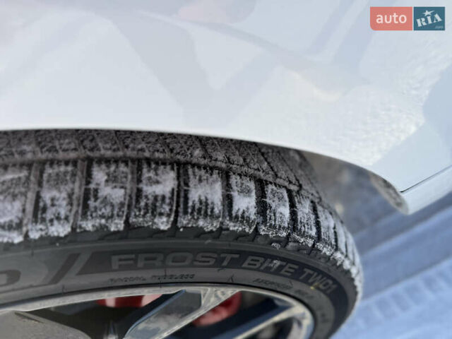 Белый Ленд Ровер Рендж Ровер Спорт, объемом двигателя 3 л и пробегом 259 тыс. км за 28500 $, фото 9 на Automoto.ua