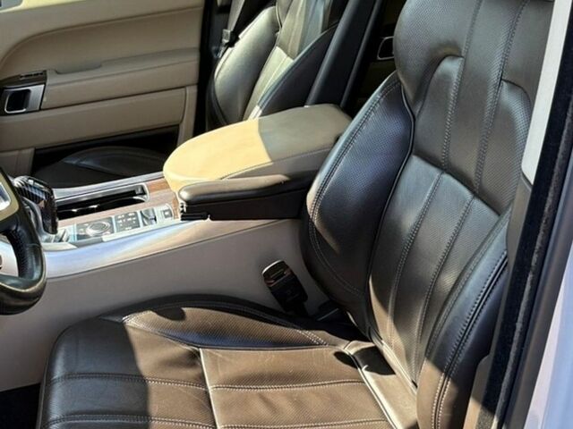 Білий Ленд Ровер Range Rover Sport, об'ємом двигуна 3 л та пробігом 215 тис. км за 22800 $, фото 40 на Automoto.ua
