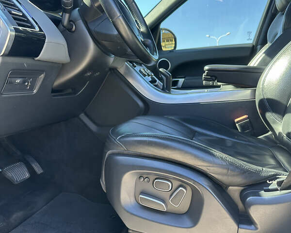 Білий Ленд Ровер Range Rover Sport, об'ємом двигуна 3 л та пробігом 170 тис. км за 27800 $, фото 12 на Automoto.ua