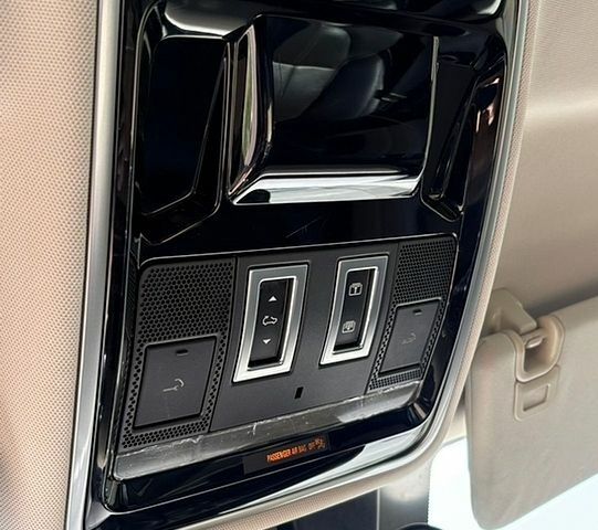 Білий Ленд Ровер Range Rover Sport, об'ємом двигуна 3 л та пробігом 215 тис. км за 22800 $, фото 48 на Automoto.ua