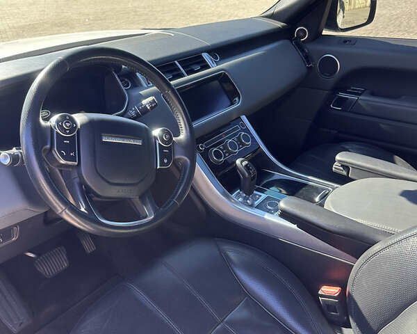 Білий Ленд Ровер Range Rover Sport, об'ємом двигуна 3 л та пробігом 170 тис. км за 27800 $, фото 6 на Automoto.ua