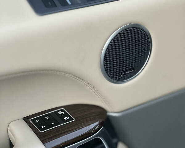 Білий Ленд Ровер Range Rover Sport, об'ємом двигуна 3 л та пробігом 173 тис. км за 24999 $, фото 16 на Automoto.ua