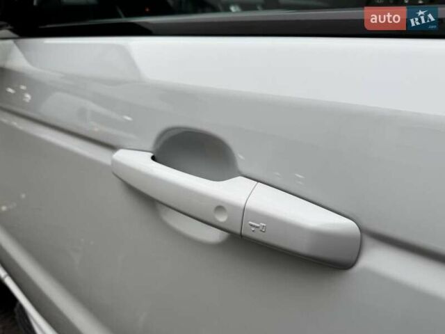 Білий Ленд Ровер Range Rover Sport, об'ємом двигуна 3 л та пробігом 261 тис. км за 28990 $, фото 11 на Automoto.ua