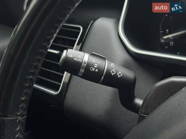 Білий Ленд Ровер Range Rover Sport, об'ємом двигуна 3 л та пробігом 261 тис. км за 28990 $, фото 16 на Automoto.ua