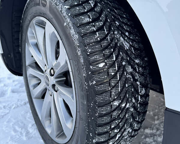 Білий Ленд Ровер Range Rover Sport, об'ємом двигуна 2.99 л та пробігом 105 тис. км за 26900 $, фото 21 на Automoto.ua