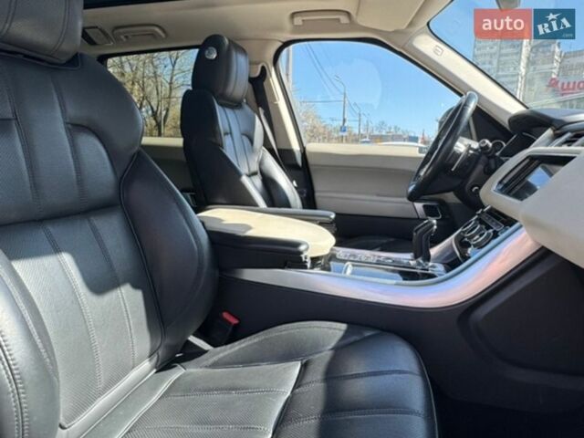 Білий Ленд Ровер Range Rover Sport, об'ємом двигуна 2.99 л та пробігом 158 тис. км за 25000 $, фото 11 на Automoto.ua