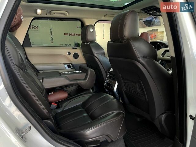 Білий Ленд Ровер Range Rover Sport, об'ємом двигуна 3 л та пробігом 203 тис. км за 22490 $, фото 35 на Automoto.ua