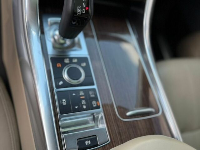Білий Ленд Ровер Range Rover Sport, об'ємом двигуна 3 л та пробігом 150 тис. км за 23999 $, фото 18 на Automoto.ua
