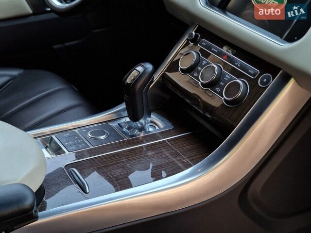Білий Ленд Ровер Range Rover Sport, об'ємом двигуна 2.99 л та пробігом 99 тис. км за 28490 $, фото 57 на Automoto.ua