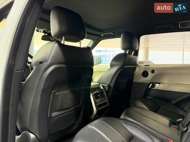 Білий Ленд Ровер Range Rover Sport, об'ємом двигуна 2.99 л та пробігом 99 тис. км за 28500 $, фото 24 на Automoto.ua