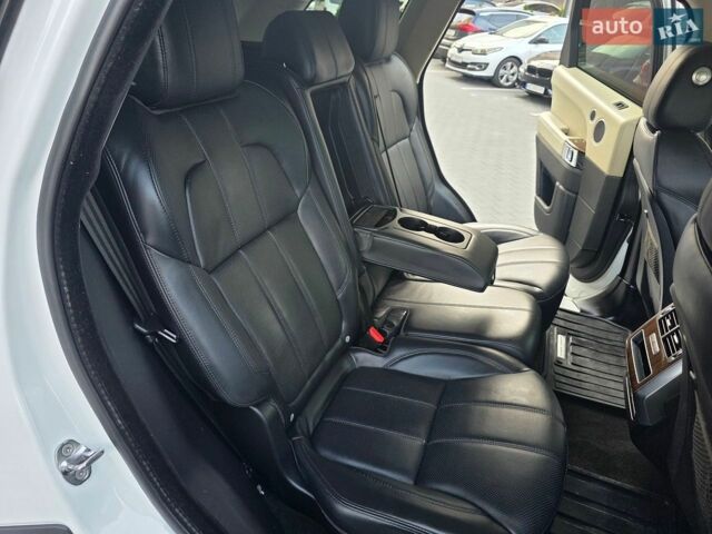 Білий Ленд Ровер Range Rover Sport, об'ємом двигуна 3 л та пробігом 194 тис. км за 23777 $, фото 53 на Automoto.ua