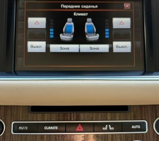Білий Ленд Ровер Range Rover Sport, об'ємом двигуна 3 л та пробігом 215 тис. км за 22800 $, фото 50 на Automoto.ua
