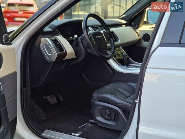 Білий Ленд Ровер Range Rover Sport, об'ємом двигуна 2.99 л та пробігом 99 тис. км за 28490 $, фото 43 на Automoto.ua