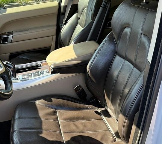 Білий Ленд Ровер Range Rover Sport, об'ємом двигуна 3 л та пробігом 215 тис. км за 22800 $, фото 40 на Automoto.ua