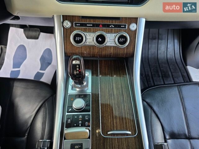 Білий Ленд Ровер Range Rover Sport, об'ємом двигуна 3 л та пробігом 194 тис. км за 23777 $, фото 36 на Automoto.ua