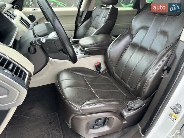 Білий Ленд Ровер Range Rover Sport, об'ємом двигуна 2.99 л та пробігом 164 тис. км за 31999 $, фото 10 на Automoto.ua
