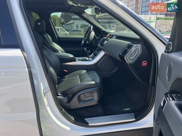 Білий Ленд Ровер Range Rover Sport, об'ємом двигуна 3 л та пробігом 120 тис. км за 30000 $, фото 32 на Automoto.ua