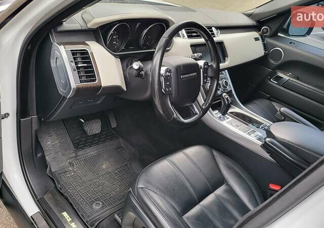 Білий Ленд Ровер Range Rover Sport, об'ємом двигуна 2.99 л та пробігом 215 тис. км за 27000 $, фото 10 на Automoto.ua