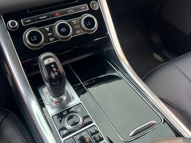 Білий Ленд Ровер Range Rover Sport, об'ємом двигуна 3 л та пробігом 126 тис. км за 29500 $, фото 26 на Automoto.ua