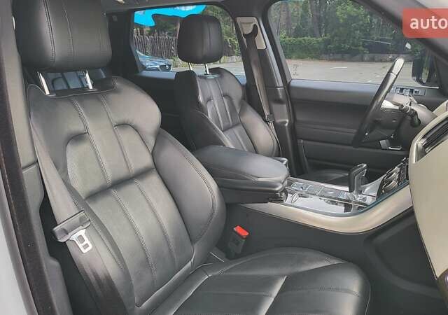 Білий Ленд Ровер Range Rover Sport, об'ємом двигуна 2.99 л та пробігом 215 тис. км за 27000 $, фото 12 на Automoto.ua