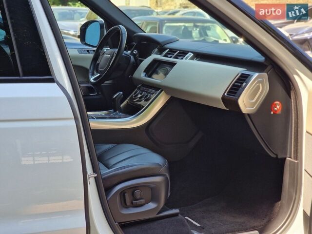 Білий Ленд Ровер Range Rover Sport, об'ємом двигуна 2.99 л та пробігом 99 тис. км за 28490 $, фото 52 на Automoto.ua