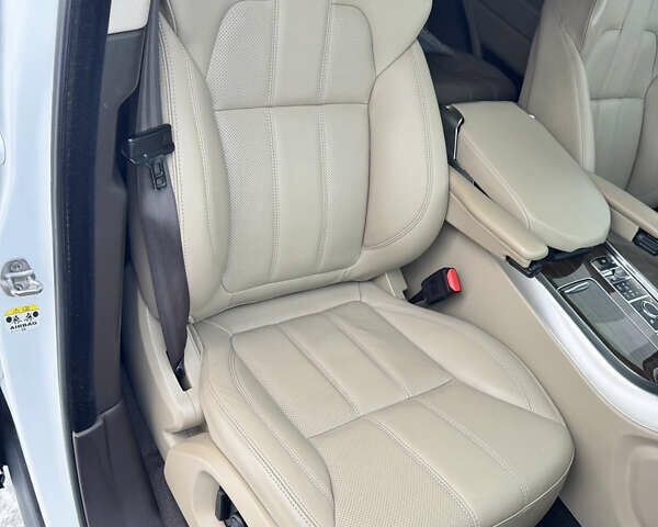 Білий Ленд Ровер Range Rover Sport, об'ємом двигуна 2.99 л та пробігом 105 тис. км за 26900 $, фото 13 на Automoto.ua