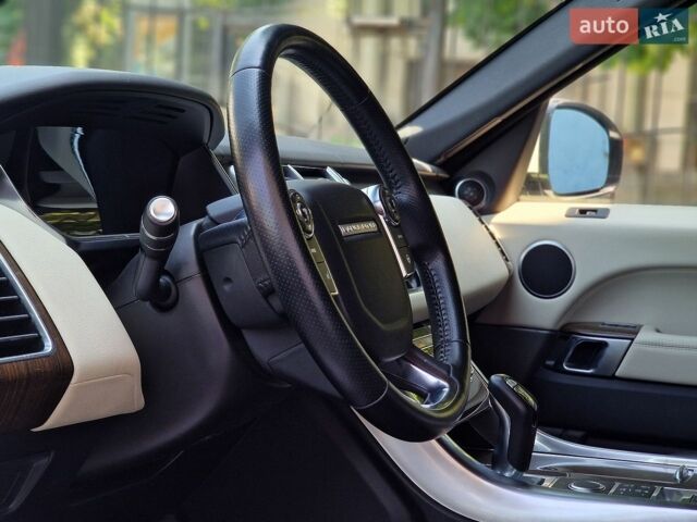 Білий Ленд Ровер Range Rover Sport, об'ємом двигуна 2.99 л та пробігом 99 тис. км за 28490 $, фото 47 на Automoto.ua