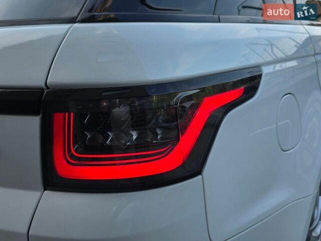 Білий Ленд Ровер Range Rover Sport, об'ємом двигуна 3 л та пробігом 194 тис. км за 23777 $, фото 20 на Automoto.ua
