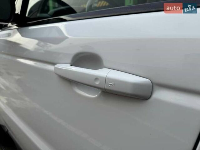 Білий Ленд Ровер Range Rover Sport, об'ємом двигуна 2.99 л та пробігом 167 тис. км за 23990 $, фото 7 на Automoto.ua