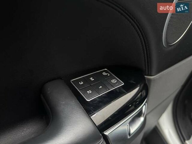 Білий Ленд Ровер Range Rover Sport, об'ємом двигуна 3 л та пробігом 261 тис. км за 28990 $, фото 14 на Automoto.ua