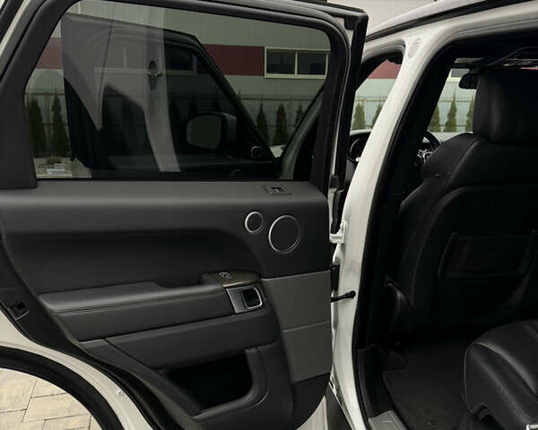 Білий Ленд Ровер Range Rover Sport, об'ємом двигуна 3 л та пробігом 195 тис. км за 24500 $, фото 34 на Automoto.ua