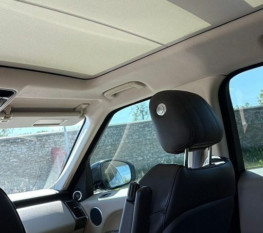 Білий Ленд Ровер Range Rover Sport, об'ємом двигуна 3 л та пробігом 215 тис. км за 22800 $, фото 35 на Automoto.ua