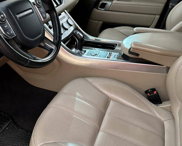 Білий Ленд Ровер Range Rover Sport, об'ємом двигуна 2.99 л та пробігом 102 тис. км за 31000 $, фото 7 на Automoto.ua