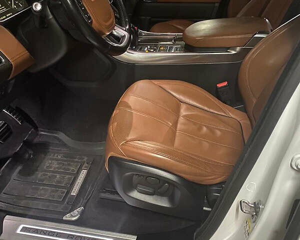 Білий Ленд Ровер Range Rover Sport, об'ємом двигуна 3 л та пробігом 83 тис. км за 44999 $, фото 8 на Automoto.ua