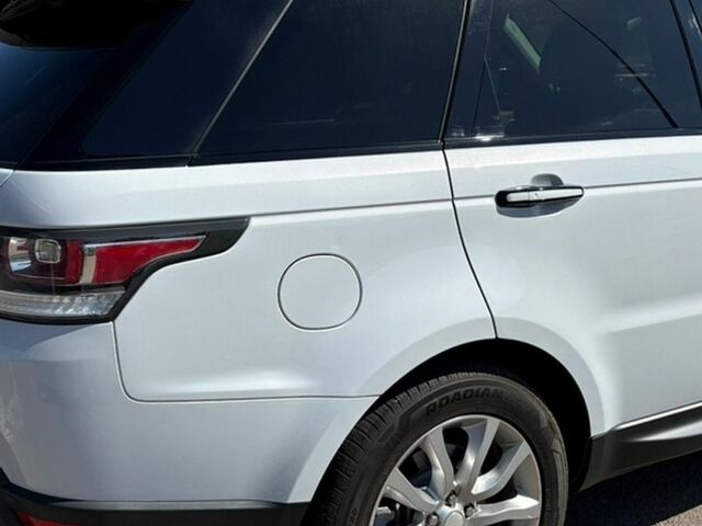 Білий Ленд Ровер Range Rover Sport, об'ємом двигуна 3 л та пробігом 215 тис. км за 22800 $, фото 6 на Automoto.ua
