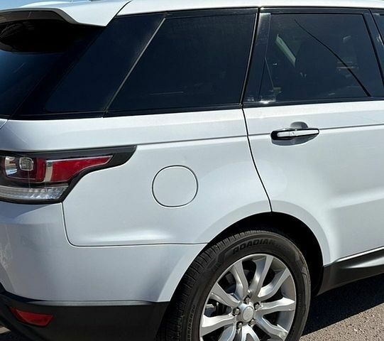 Білий Ленд Ровер Range Rover Sport, об'ємом двигуна 3 л та пробігом 215 тис. км за 22800 $, фото 6 на Automoto.ua