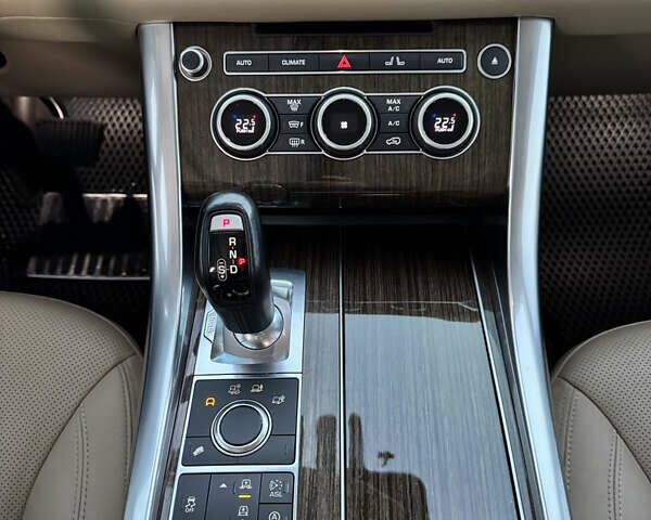 Білий Ленд Ровер Range Rover Sport, об'ємом двигуна 2.99 л та пробігом 105 тис. км за 26900 $, фото 15 на Automoto.ua