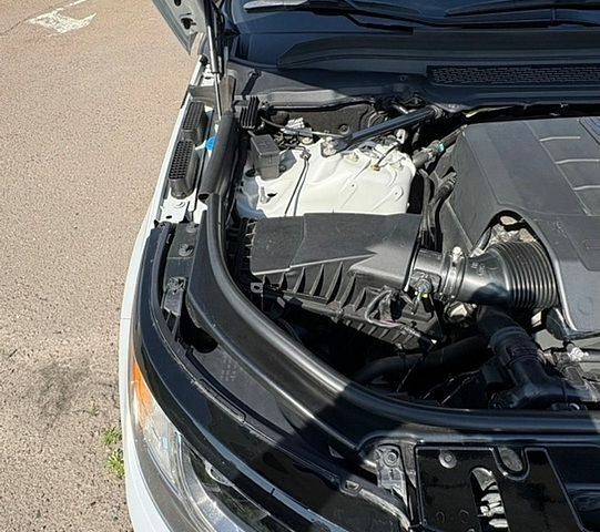 Білий Ленд Ровер Range Rover Sport, об'ємом двигуна 3 л та пробігом 215 тис. км за 22800 $, фото 60 на Automoto.ua