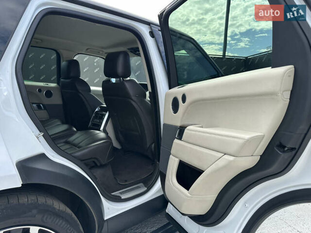 Білий Ленд Ровер Range Rover Sport, об'ємом двигуна 2.99 л та пробігом 164 тис. км за 31999 $, фото 26 на Automoto.ua